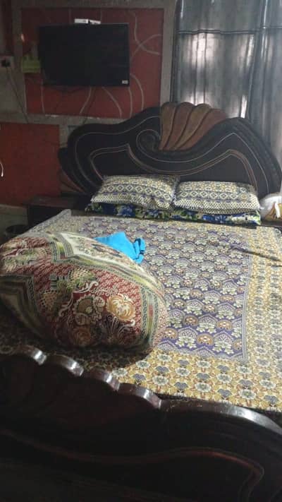 bed set with side table fix