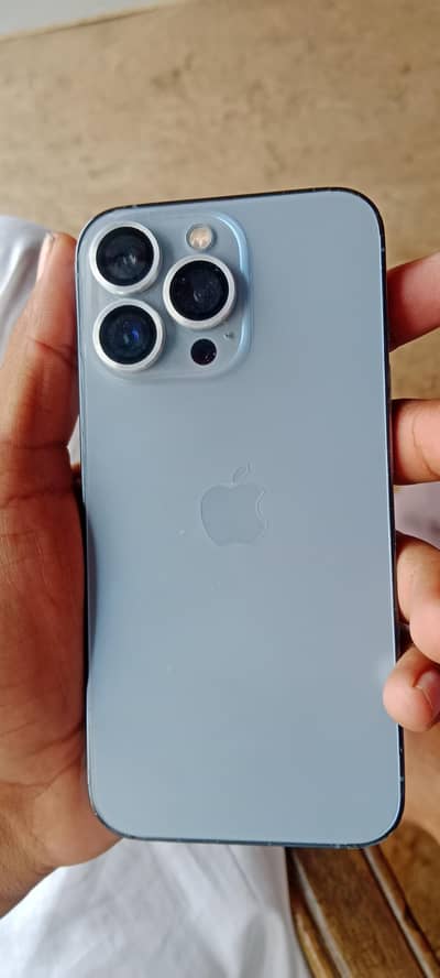 iphone 13 pro jv bettery health 93%