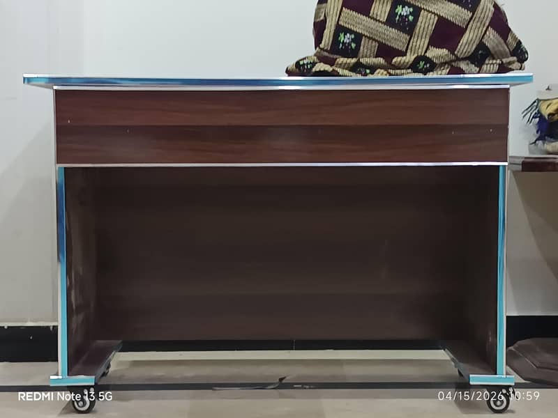 Moveable Sewing table (without sewing machine ) 4