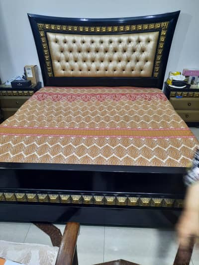 King size wooden bedroom set