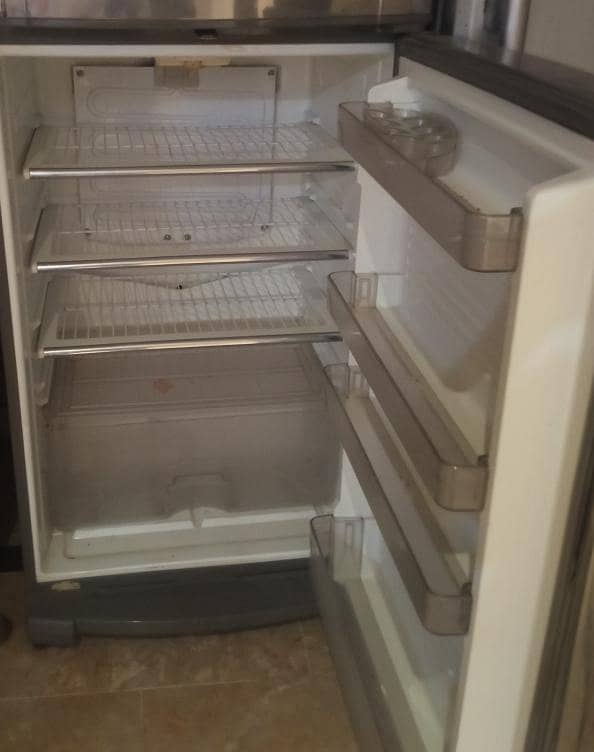 refrigerator 0