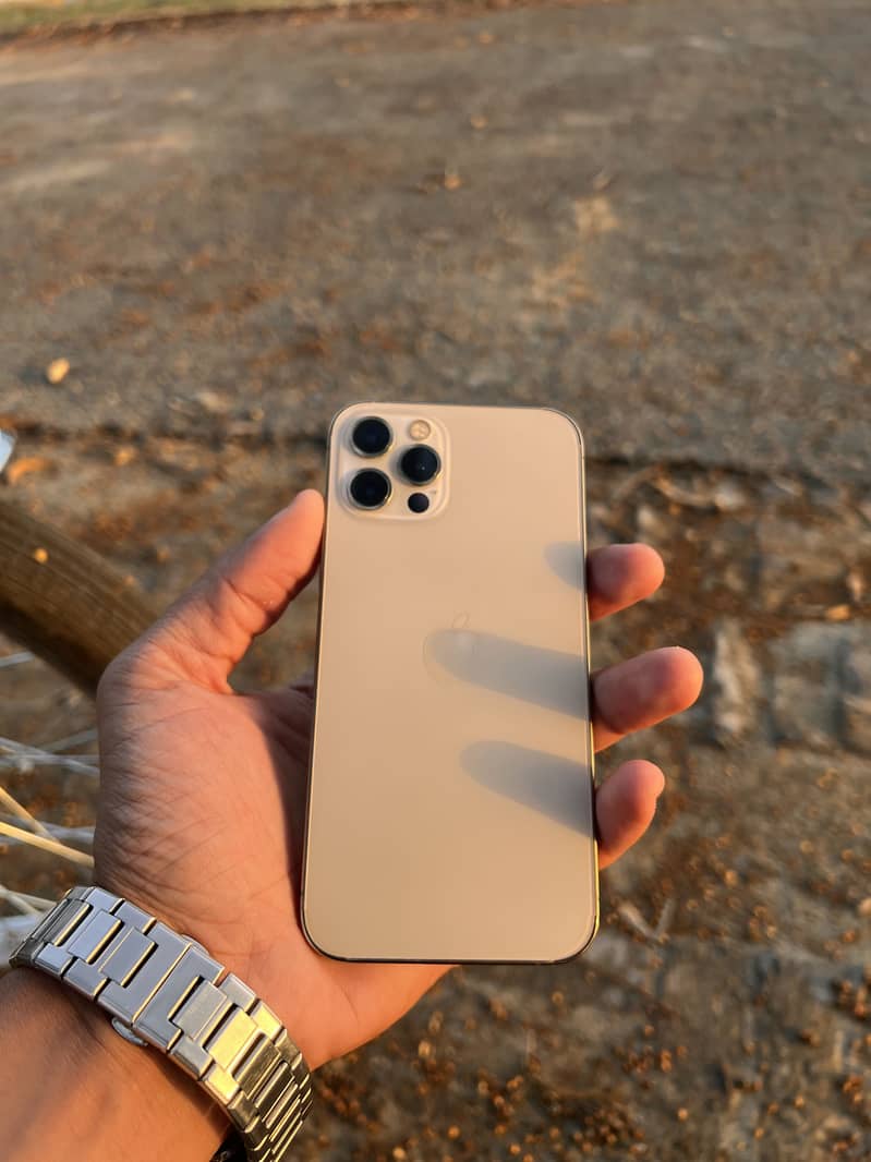 IPHONE 12 PRO 0