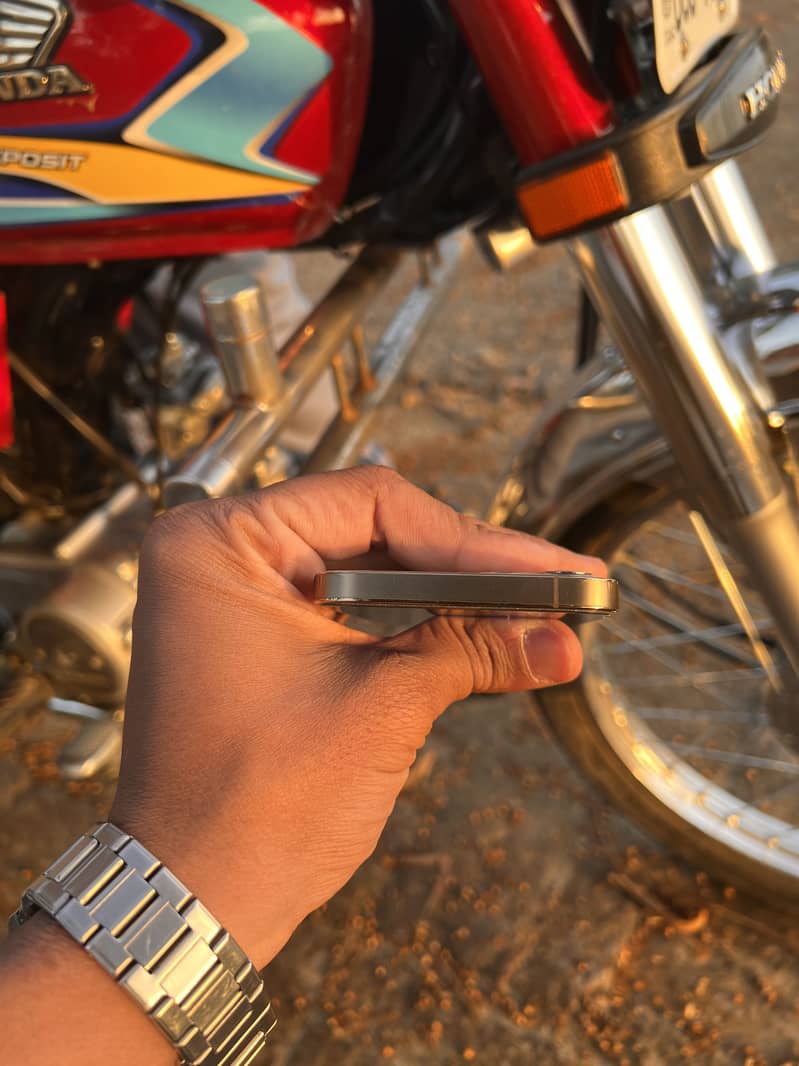IPHONE 12 PRO 3