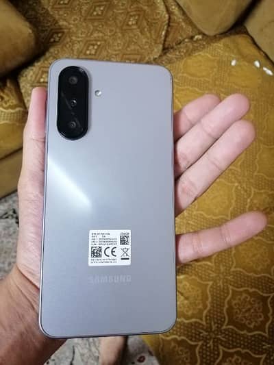 Samsung a17 just box open no sim active