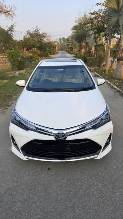 Grande 2022 model  white color beige interior 30500km driven new car