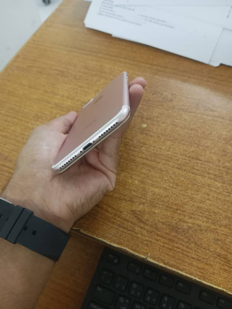 Apple iPhone 7 Plus 1