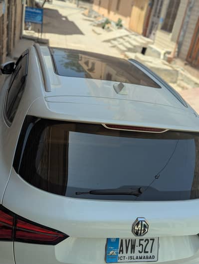 MG HS thropy urgent sale full original average 10+long condition 10/10