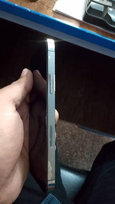 urgent sell iphone12 pro by10 condition ha kisi kism ka koi msla ni ha