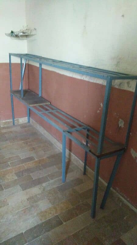 مضبوط لوھے کی بینچیں برائے فروخت. 3