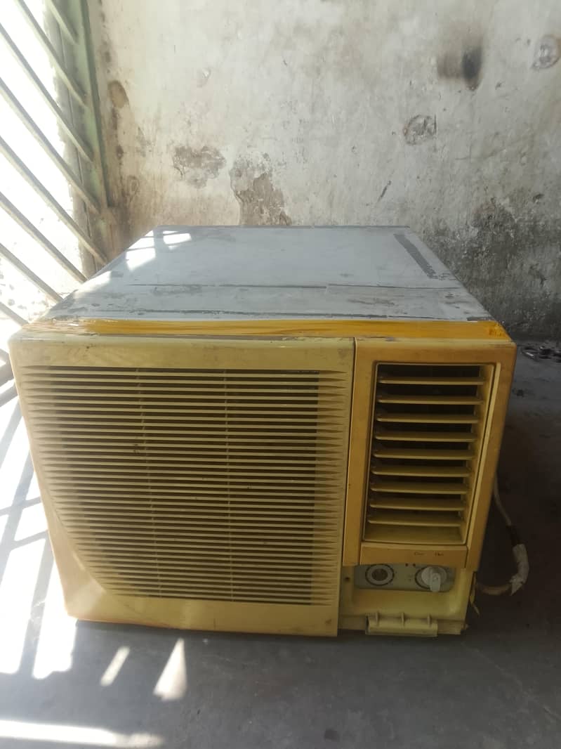Small window Ac 0