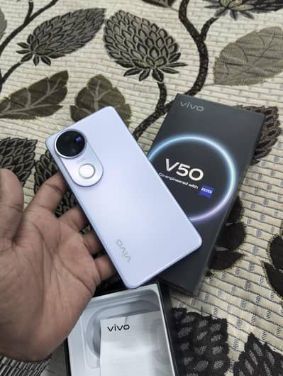 Vivo V50 5G 12GB,512GB complete box. . 03207336717