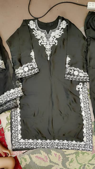 Black silk embroidery dress faslabad wala he contact  khry