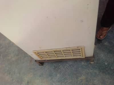 Full working freezer urgent sell