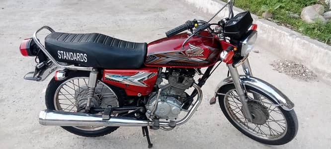 Honda CG 125 model 2018 location muzaffarabad contact no 03169239366