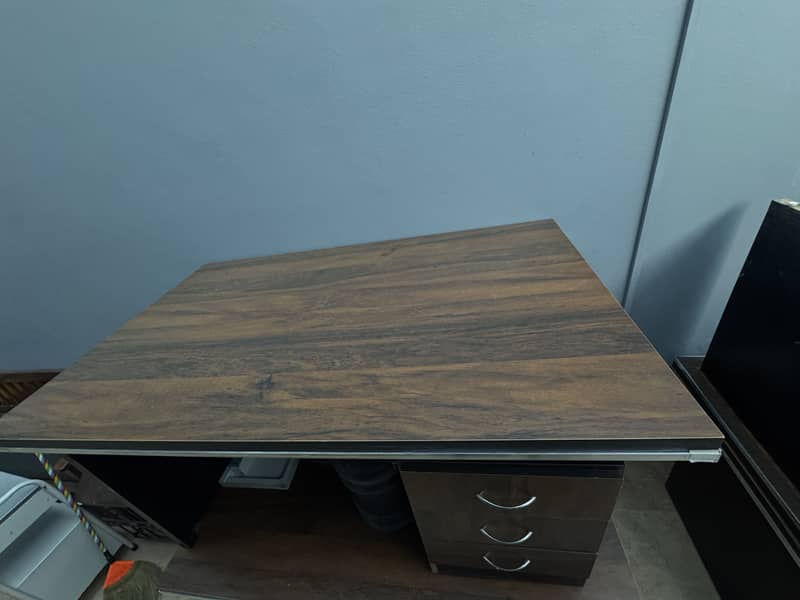 Office table 1