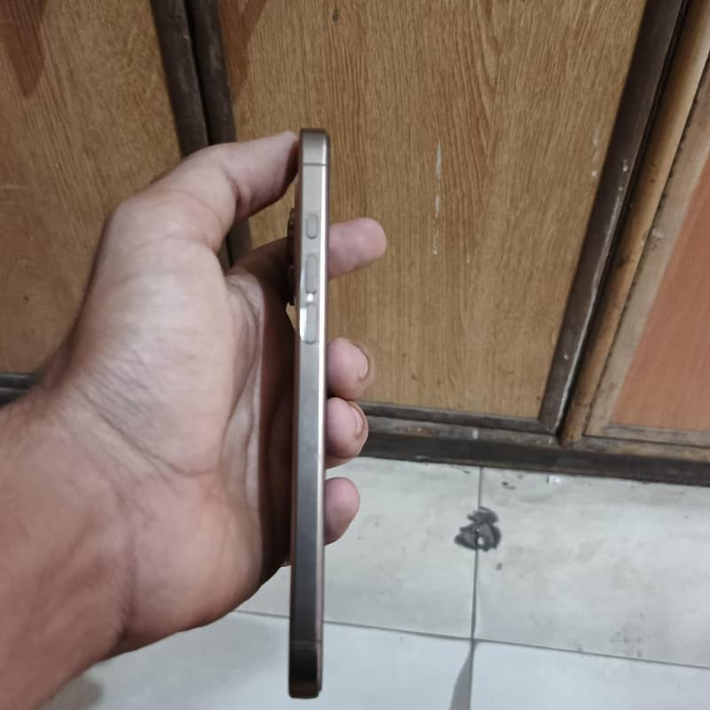 iphone 16 pro max 2