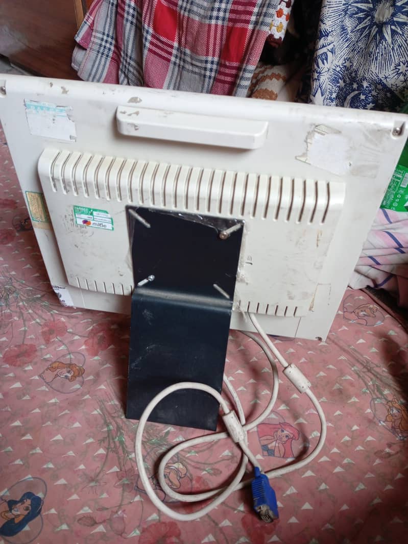 Computer LCD 3