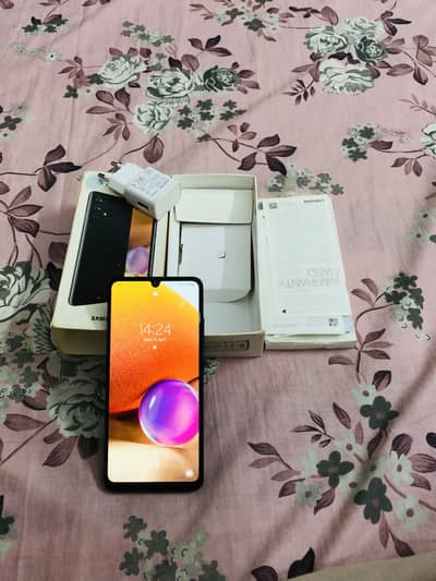 Samsung galaxy a32 6/128 with complete box and charger y