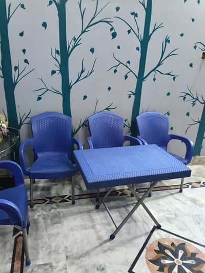4 chairs n table