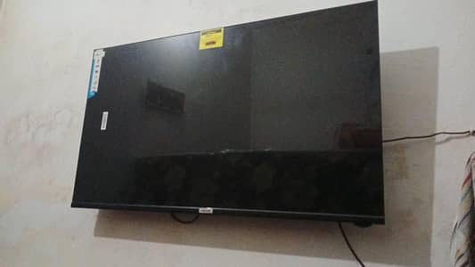 LED TV 43 INCH  10 by 10 2 GB RAM  VOICE REMOD