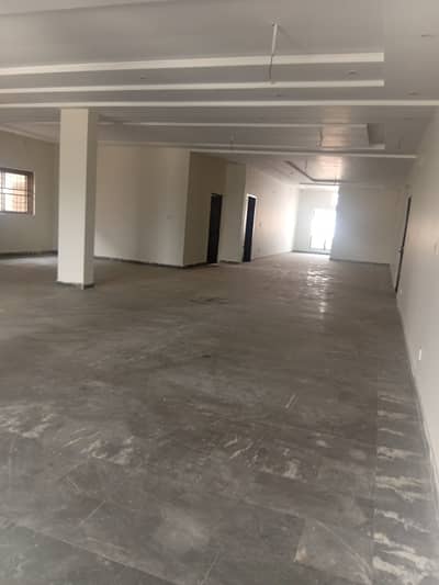 *Kanal Double Story Commercial Big 2 Halls (Customisable)+Executive 3 Offices + 60ft Road for Rent 180K