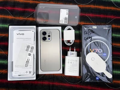 Vivo v70 512gb 15 Days used box pack