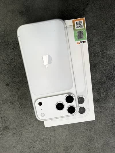 iphone 17pro max 256gb pta silver