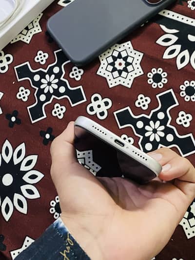 Iphone 17 pro max white jv