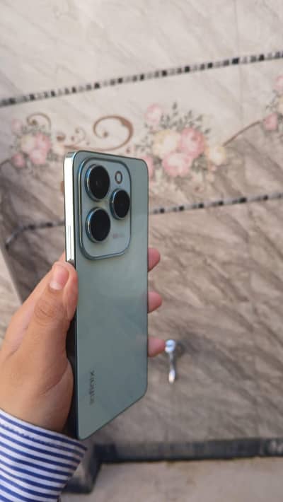 Infinix hot 40 pro 256 gb 3 month used