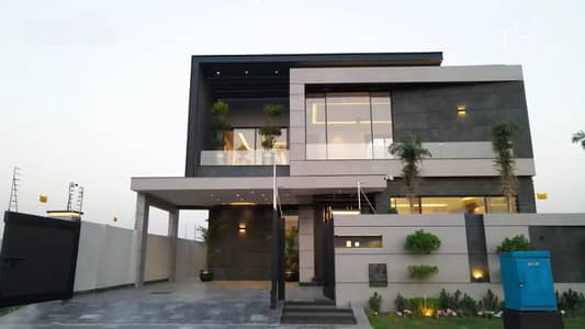 1-Kanal Contemporary Bungalow 5 Bedrooms, Elegant Double-Height Lobby