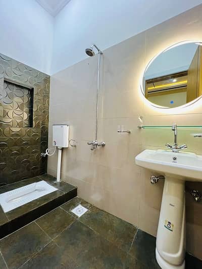 Prime Location Ideal House For rent In Warsak Road