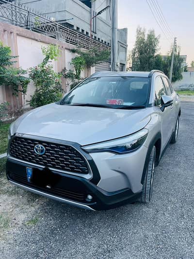 TOYOA Corolla Cross Hybrid X