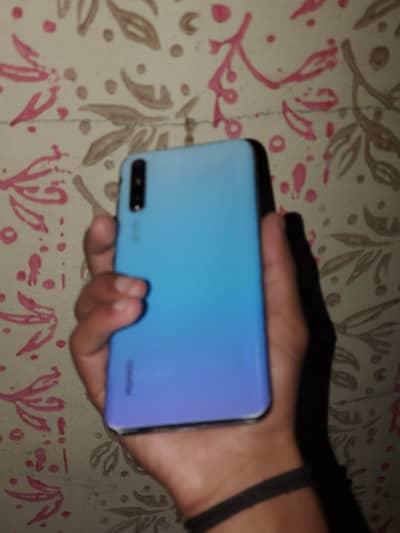 with Box one hand use hay