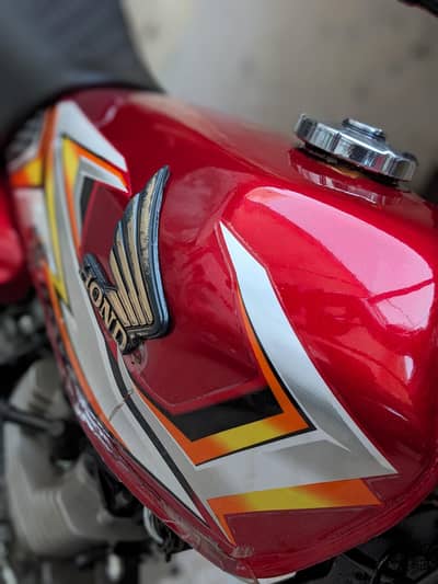 Honda 125 Tank (2025)