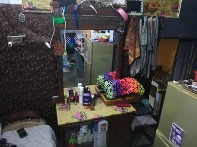 good condition dressing divider  with huge size mirror