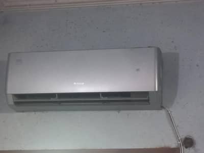 Gree 1 ton Ac with guarantee