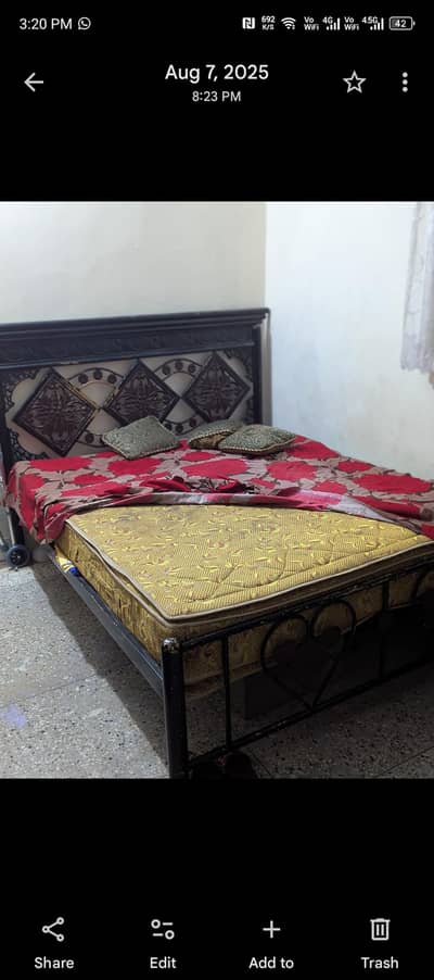 queen size bed with mattress