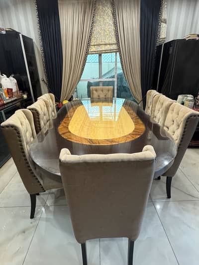Used big size dining table with chairs