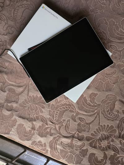 Microsoft Surface Pro 7 - Core i5, 8GB RAM, 256GB  SSD -