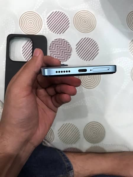 Redmi Note 14 Plus 4