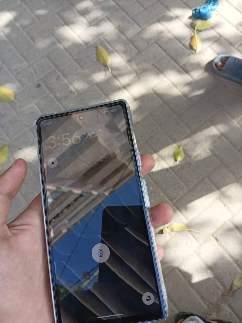 Google pixel 7a 5
