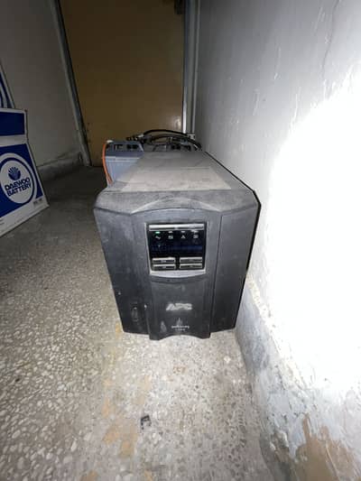 APC SMT 1500 VA Smart UPS with New Batteries
