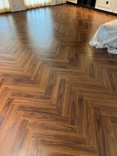 Flooring tiles-Wooden flooring-Laminated floor-Grass-Blinds-Wallpapers