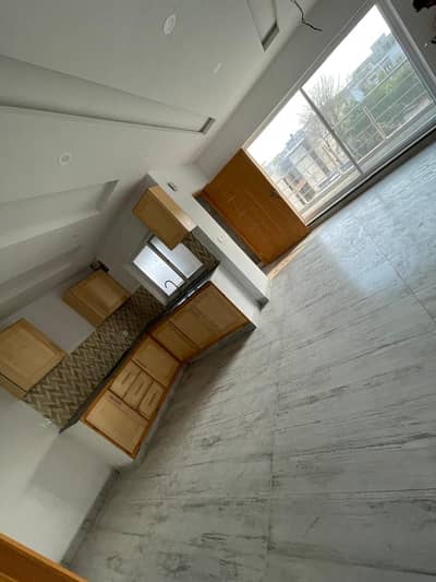 2 BED APARTMENT AVAILABLE FOR RENT