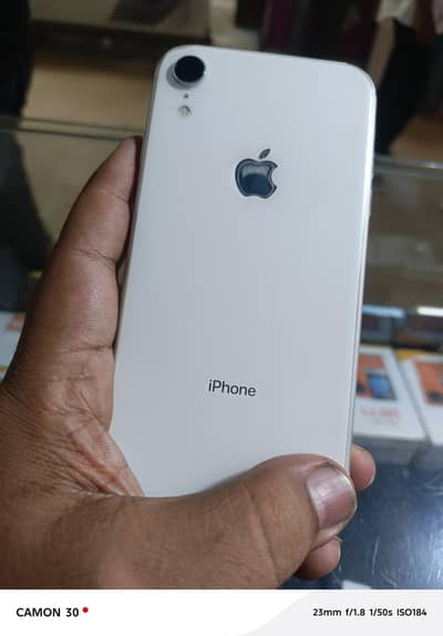 xr   mdm look  all ok 128 gb balck dot battery said