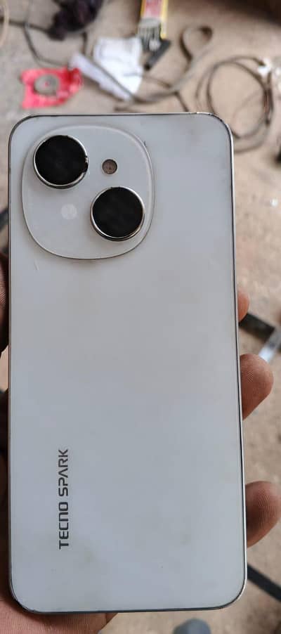 only fon hai 4+4 -128  Tecno spark go 1