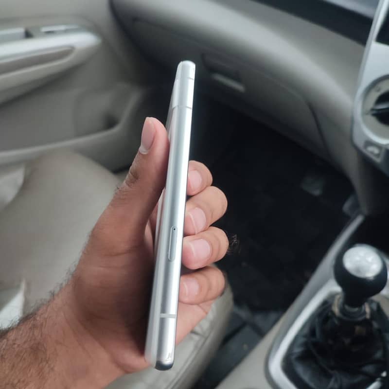 Google pixel 7A 4
