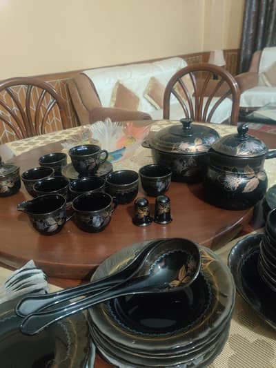 Very beautiful and elegant black marble 72 PCs Gemya 8person serving