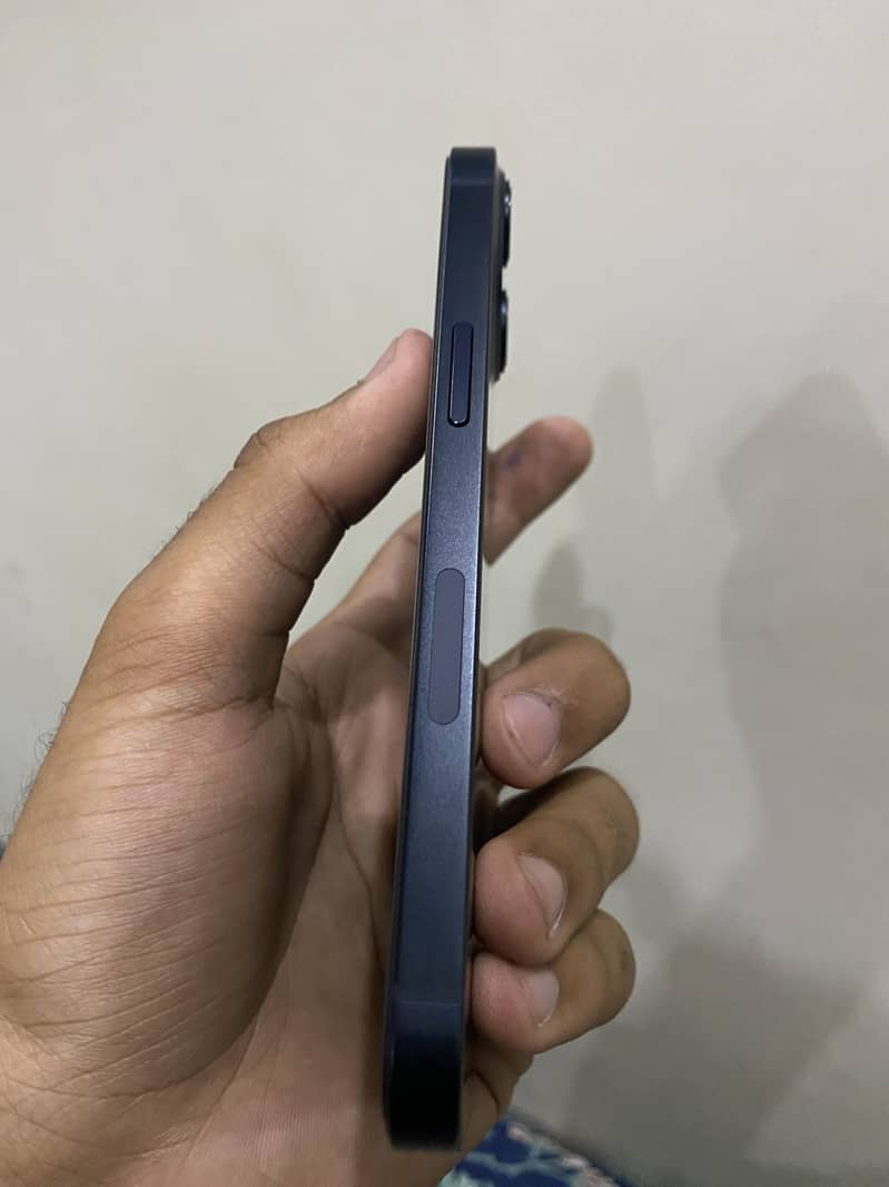 iPhone 13 3