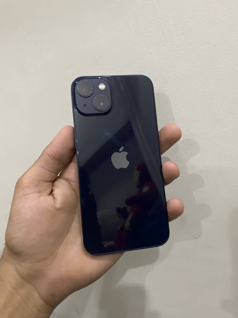 iPhone 13 4